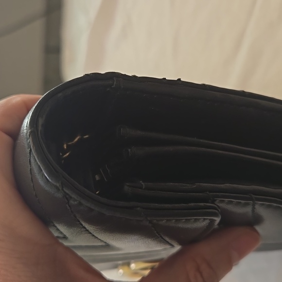 *Authentic* GG Gucci Marmont wallet on chain - Picture 11 of 14